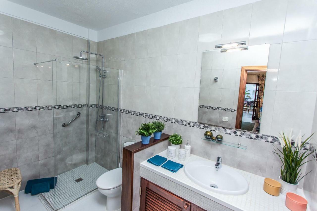 Spectacular Renovated Apartment, 5 Min To Camison Beach, With Aircon Arona  Kültér fotó